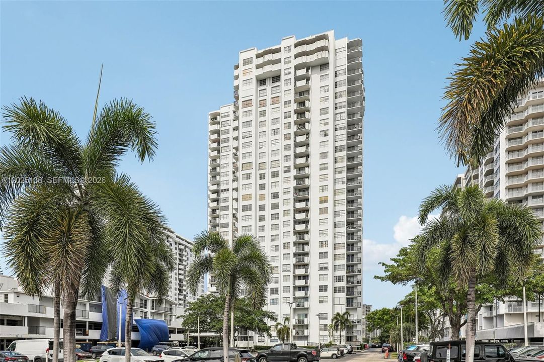 For Sale: $189,000 (2 beds, 2 baths, 1232 Square Feet)