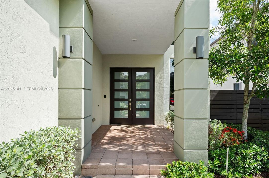 For Sale: $995,000 (4 beds, 3 baths, 2582 Square Feet)