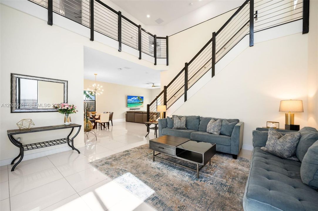 For Sale: $995,000 (4 beds, 3 baths, 2582 Square Feet)