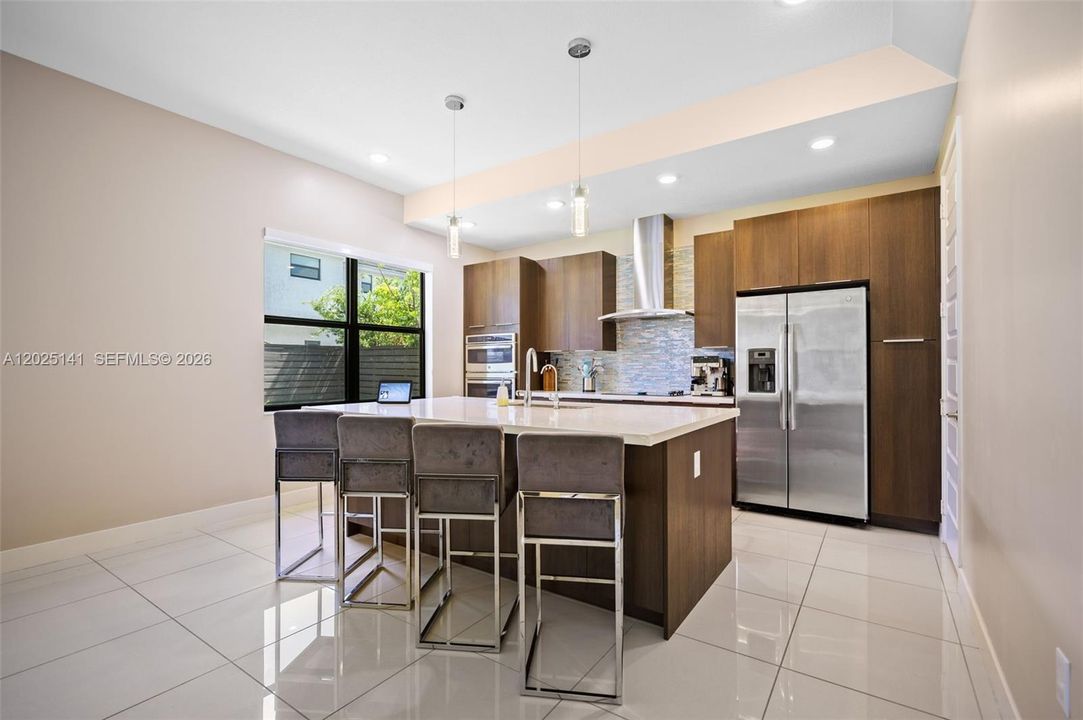 For Sale: $995,000 (4 beds, 3 baths, 2582 Square Feet)