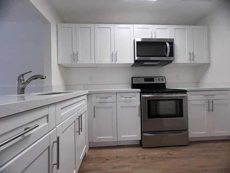 En Venta: $282,000 (2 camas, 2 baños, 747 Pies cuadrados)