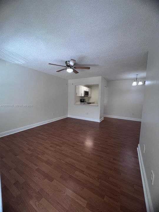 En Venta: $282,000 (2 camas, 2 baños, 747 Pies cuadrados)