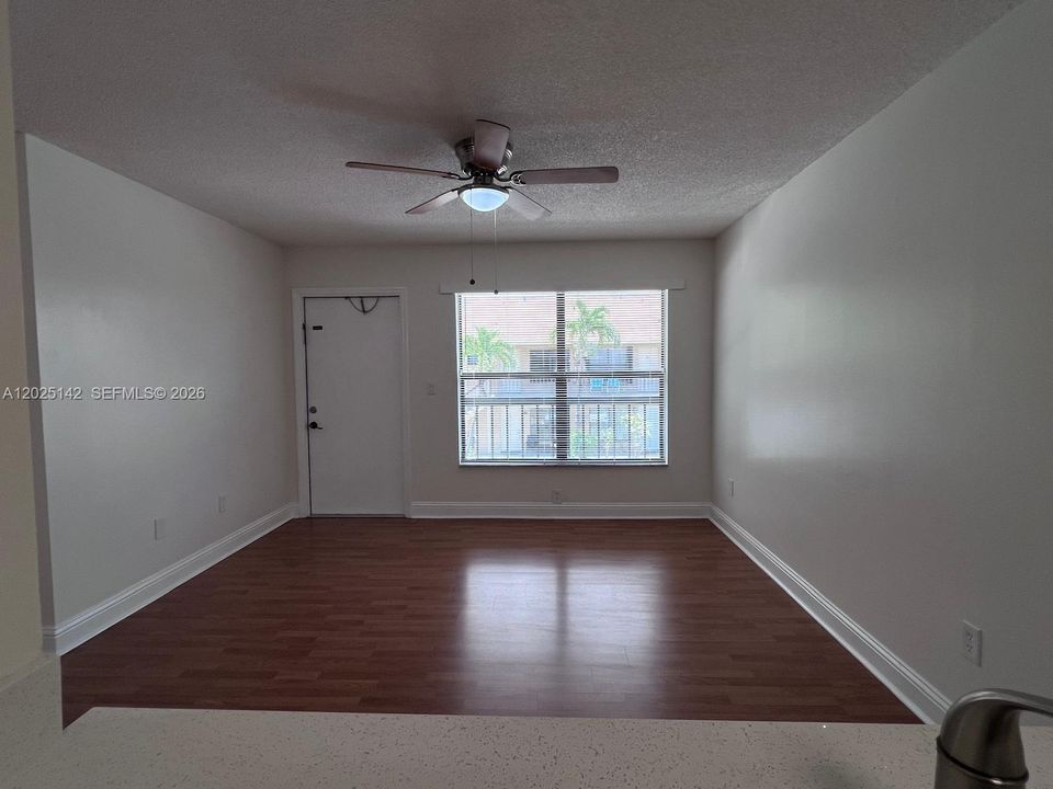 En Venta: $282,000 (2 camas, 2 baños, 747 Pies cuadrados)