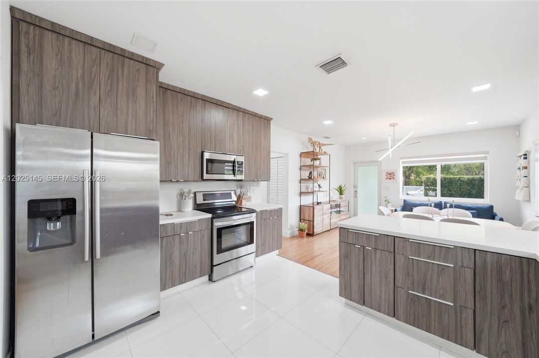 For Sale: $925,000 (3 beds, 2 baths, 1348 Square Feet)