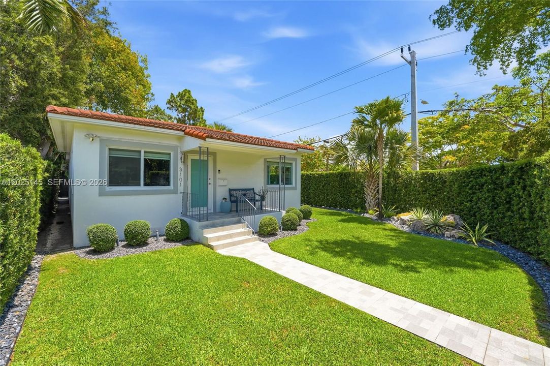For Sale: $925,000 (3 beds, 2 baths, 1348 Square Feet)