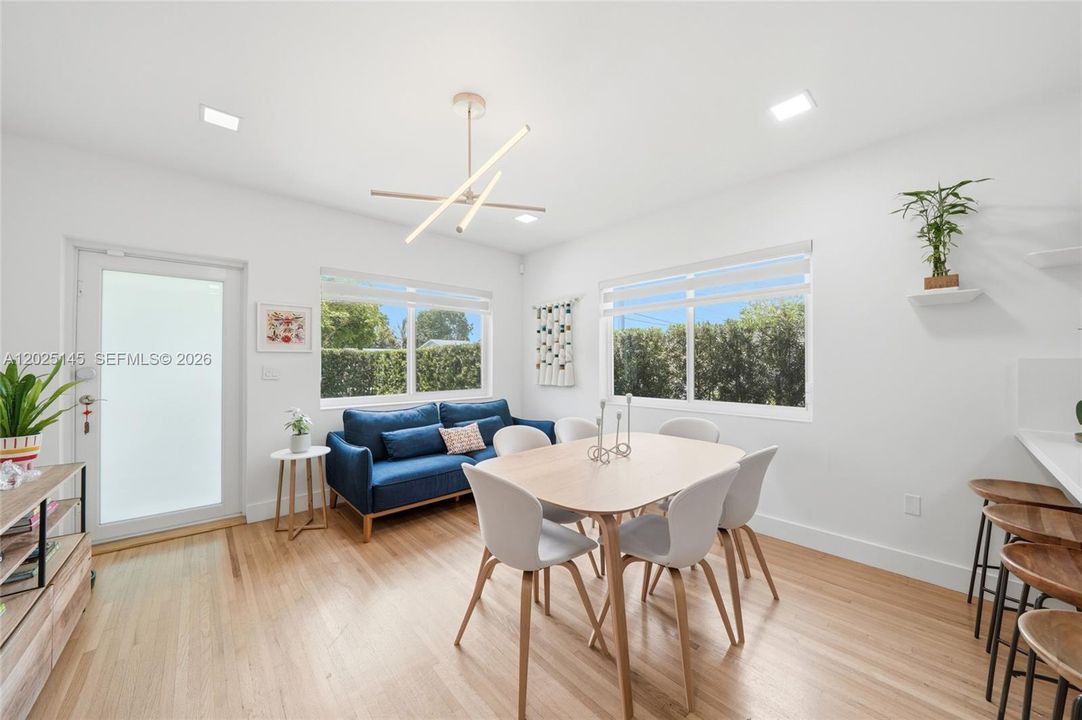 For Sale: $925,000 (3 beds, 2 baths, 1348 Square Feet)