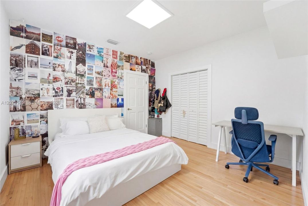For Sale: $925,000 (3 beds, 2 baths, 1348 Square Feet)