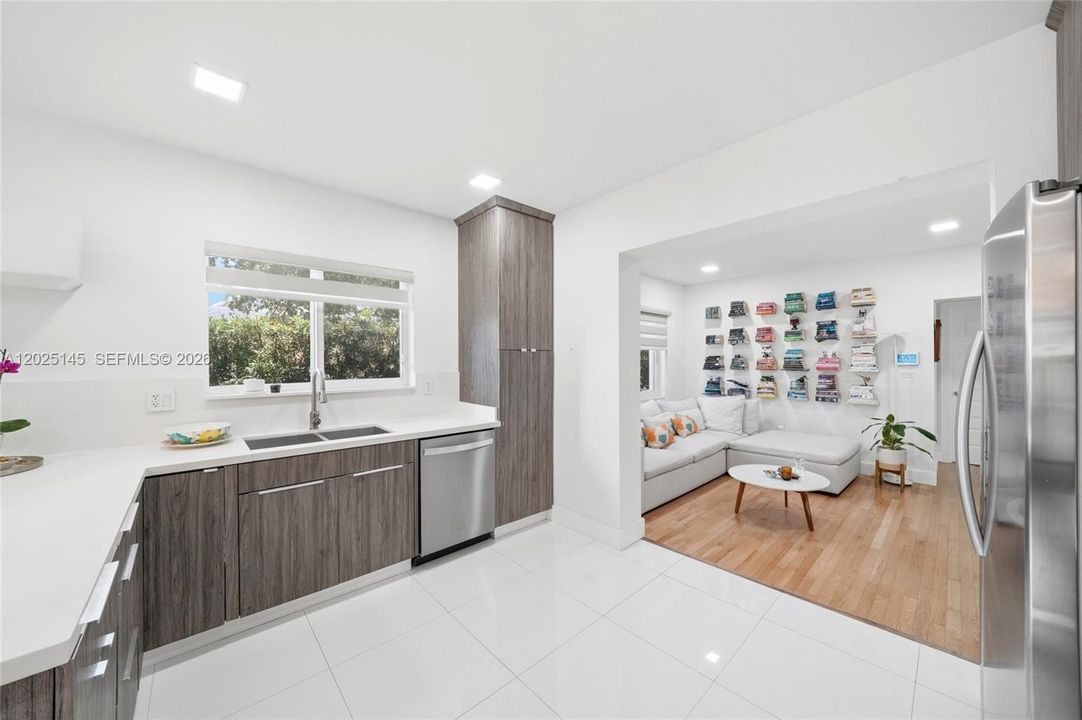 For Sale: $925,000 (3 beds, 2 baths, 1348 Square Feet)