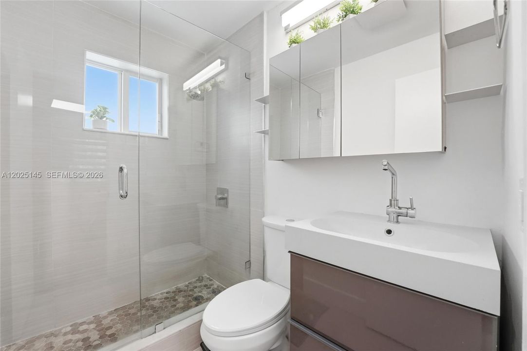 For Sale: $925,000 (3 beds, 2 baths, 1348 Square Feet)