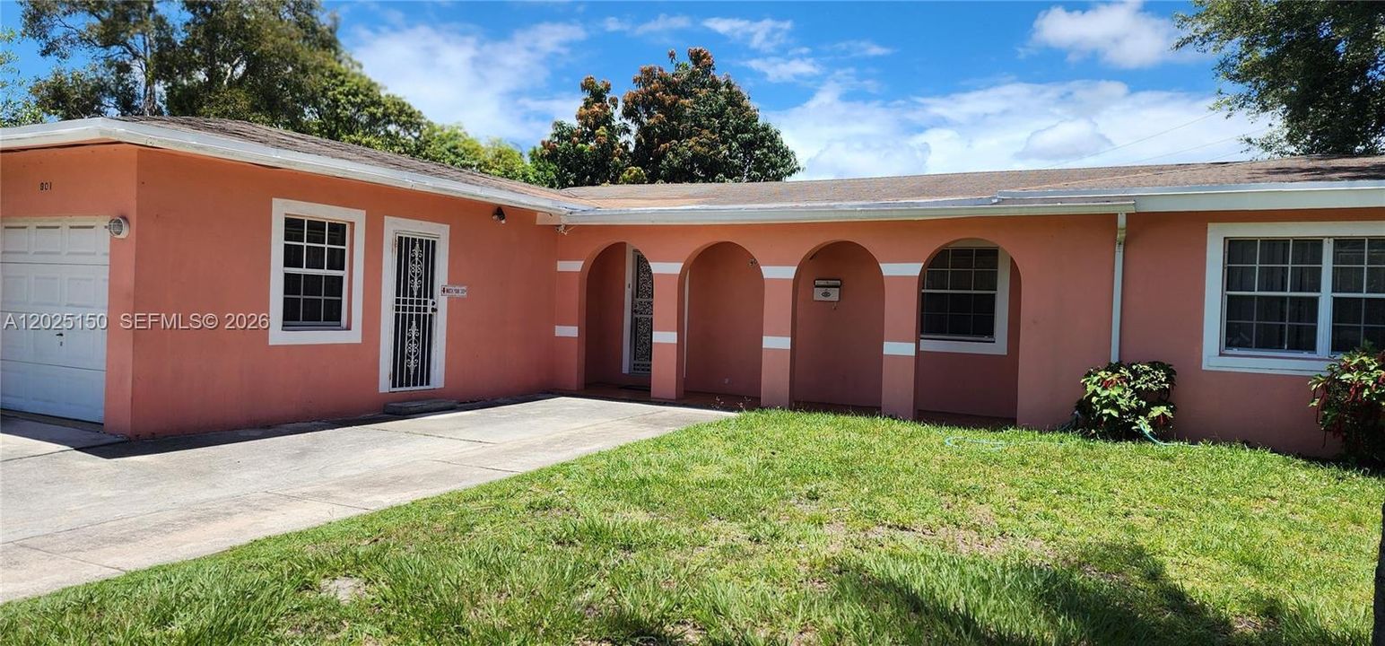 For Sale: $664,900 (3 beds, 2 baths, 1739 Square Feet)