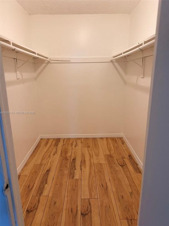 For Rent: $1,800 (2 beds, 2 baths, 1000 Square Feet)