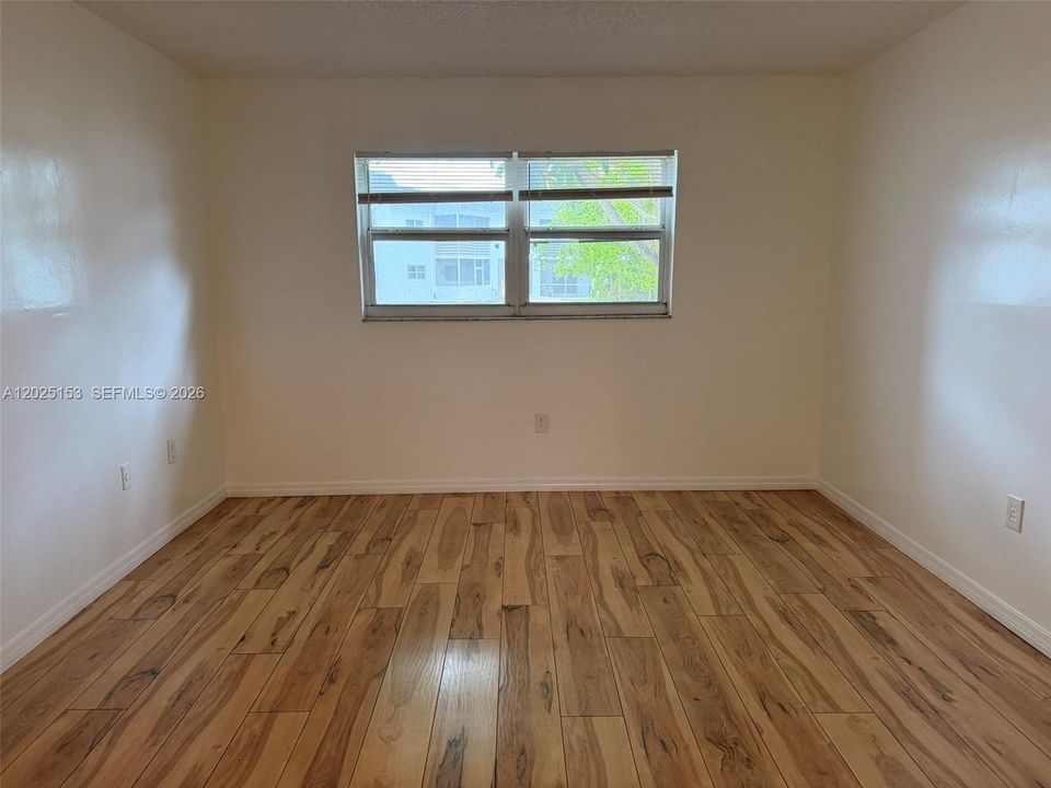 For Rent: $1,800 (2 beds, 2 baths, 1000 Square Feet)