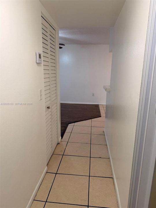 For Rent: $1,800 (2 beds, 2 baths, 1000 Square Feet)