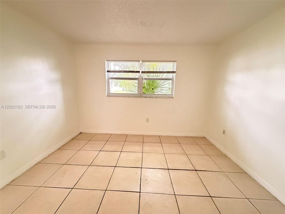 For Rent: $1,800 (2 beds, 2 baths, 1000 Square Feet)