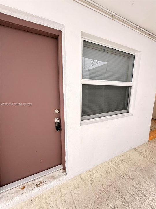 For Rent: $1,800 (2 beds, 2 baths, 1000 Square Feet)