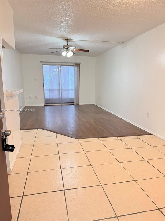 For Rent: $1,800 (2 beds, 2 baths, 1000 Square Feet)