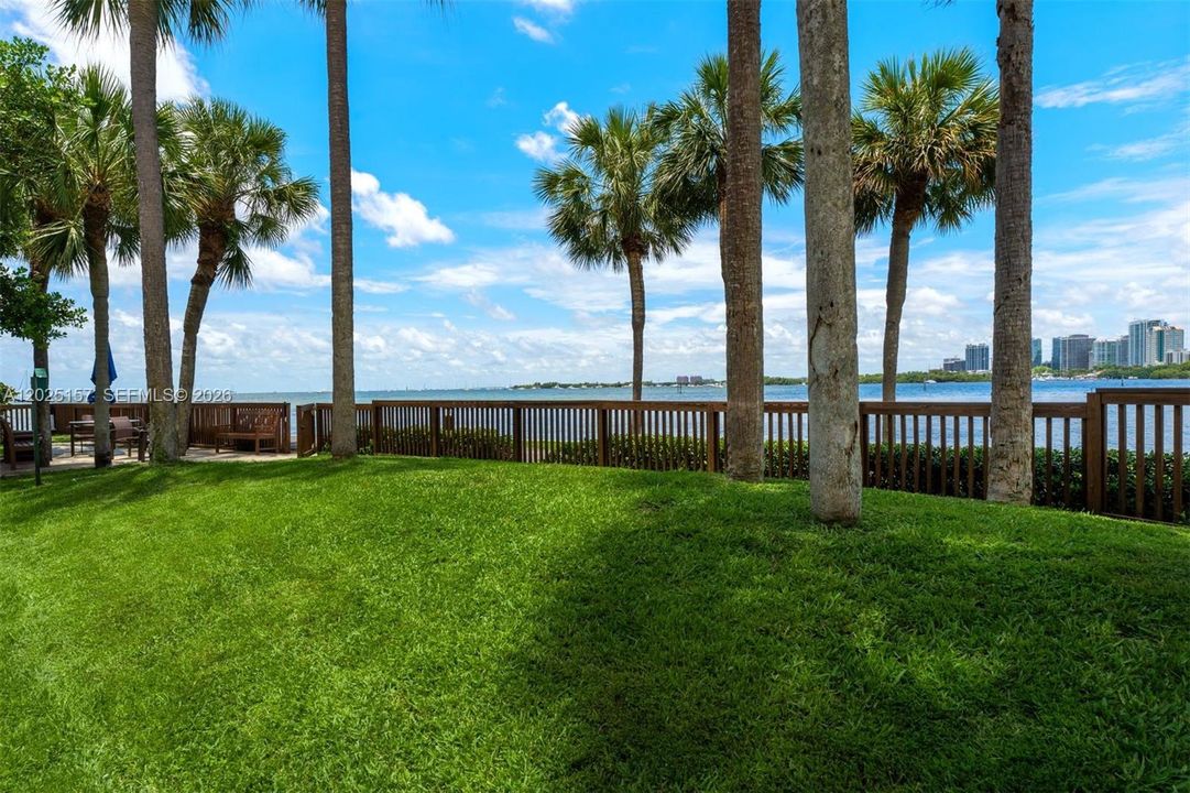 For Sale: $1,700,000 (2 beds, 2 baths, 1882 Square Feet)