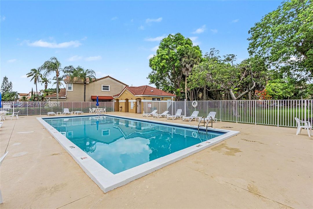 For Sale: $699,900 (4 beds, 2 baths, 2255 Square Feet)
