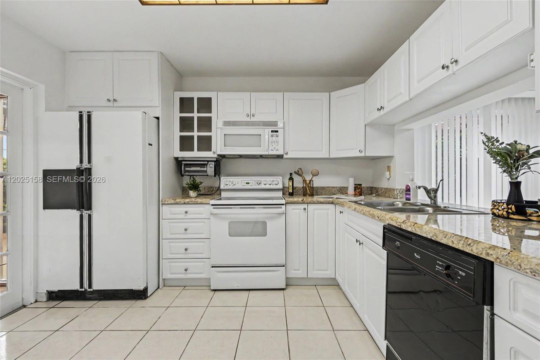 For Sale: $699,900 (4 beds, 2 baths, 2255 Square Feet)