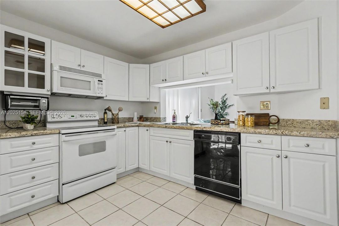 For Sale: $699,900 (4 beds, 2 baths, 2255 Square Feet)