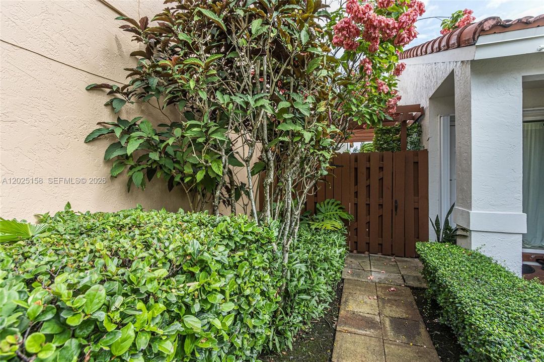 For Sale: $699,900 (4 beds, 2 baths, 2255 Square Feet)