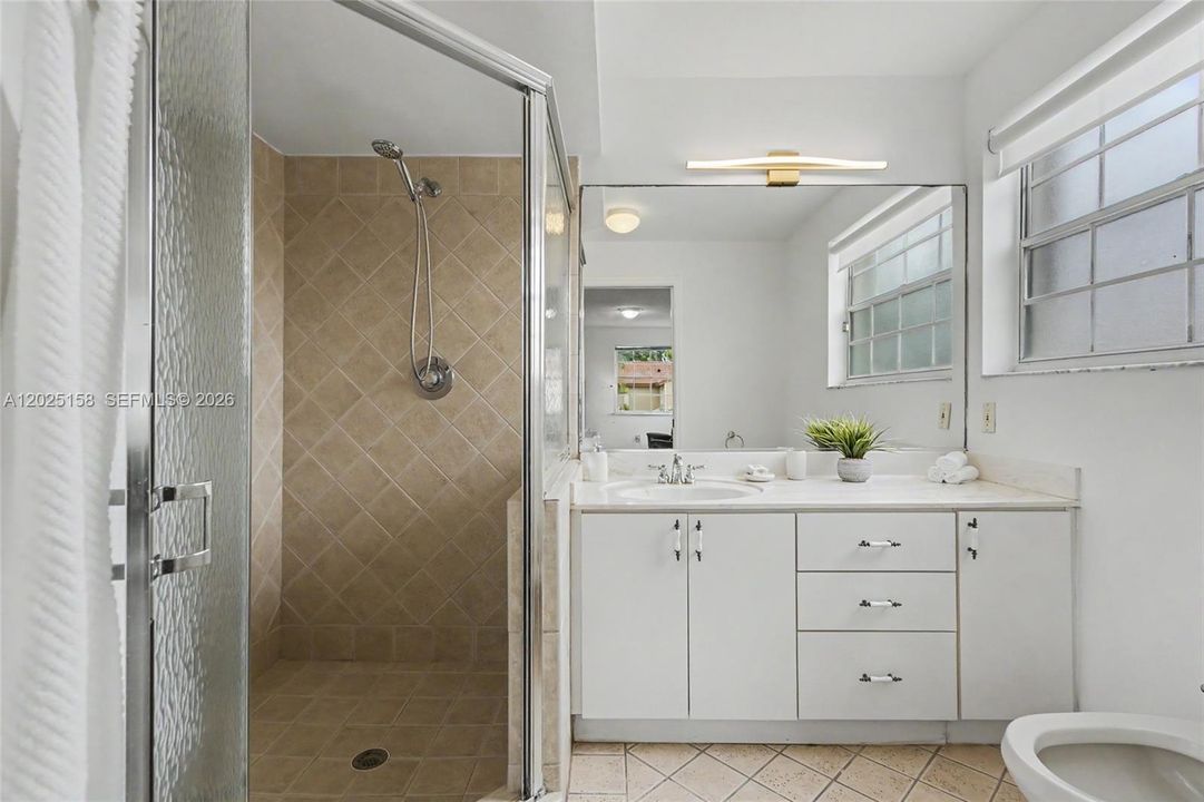 For Sale: $699,900 (4 beds, 2 baths, 2255 Square Feet)