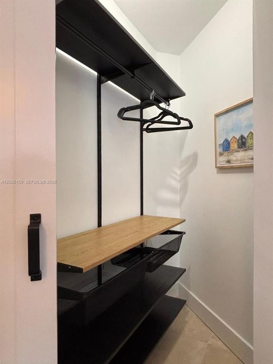 В аренду: $6,500 (2 спален, 2 ванн, 1250 Квадратных фут)