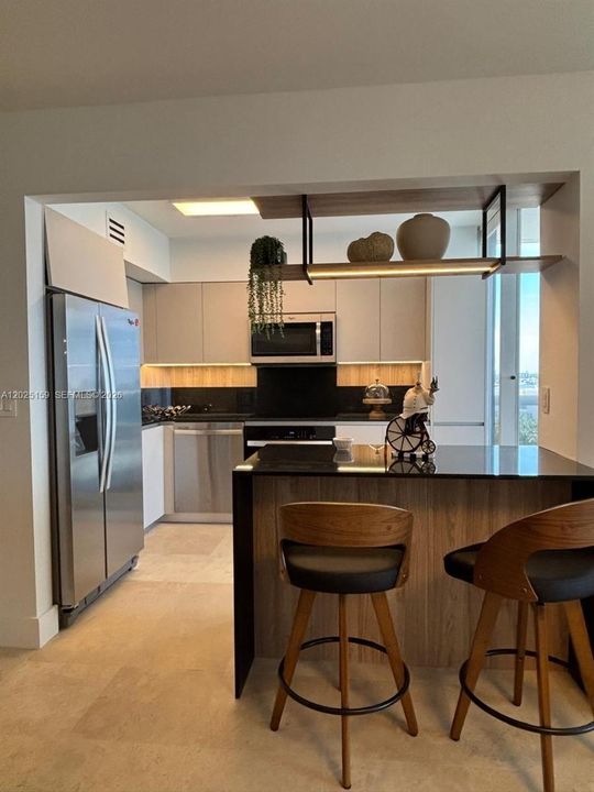 В аренду: $6,500 (2 спален, 2 ванн, 1250 Квадратных фут)