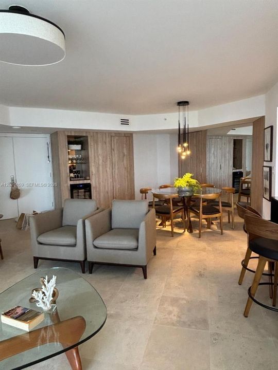 В аренду: $6,500 (2 спален, 2 ванн, 1250 Квадратных фут)