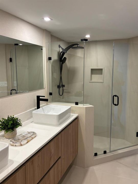 В аренду: $6,500 (2 спален, 2 ванн, 1250 Квадратных фут)