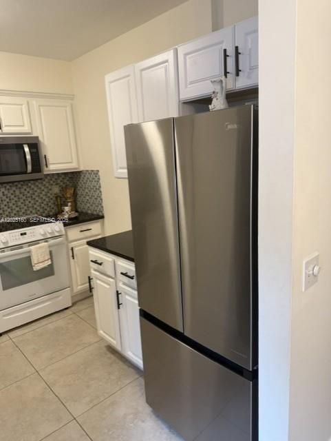 For Rent: $2,400 (1 beds, 1 baths, 2316 Square Feet)