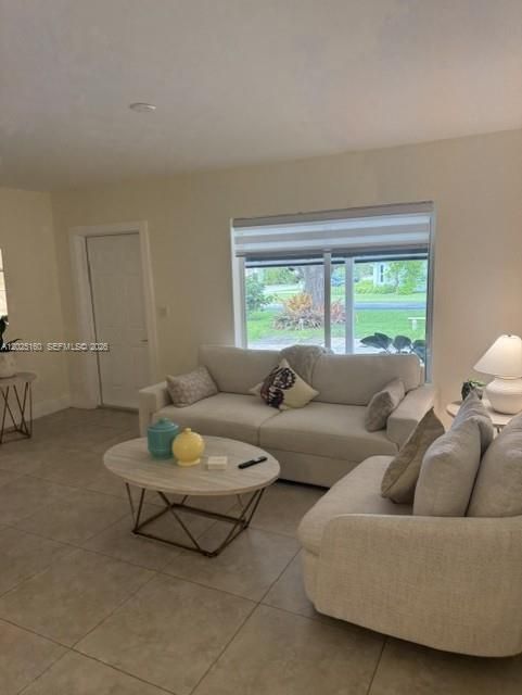 For Rent: $2,400 (1 beds, 1 baths, 2316 Square Feet)