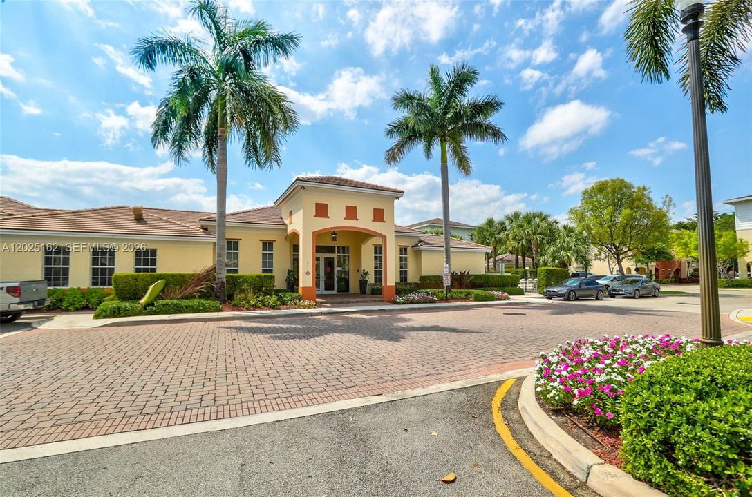For Sale: $439,000 (3 beds, 2 baths, 1803 Square Feet)