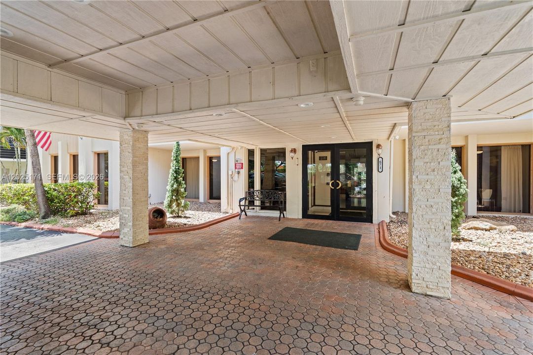 En Venta: $285,000 (2 camas, 2 baños, 1222 Pies cuadrados)