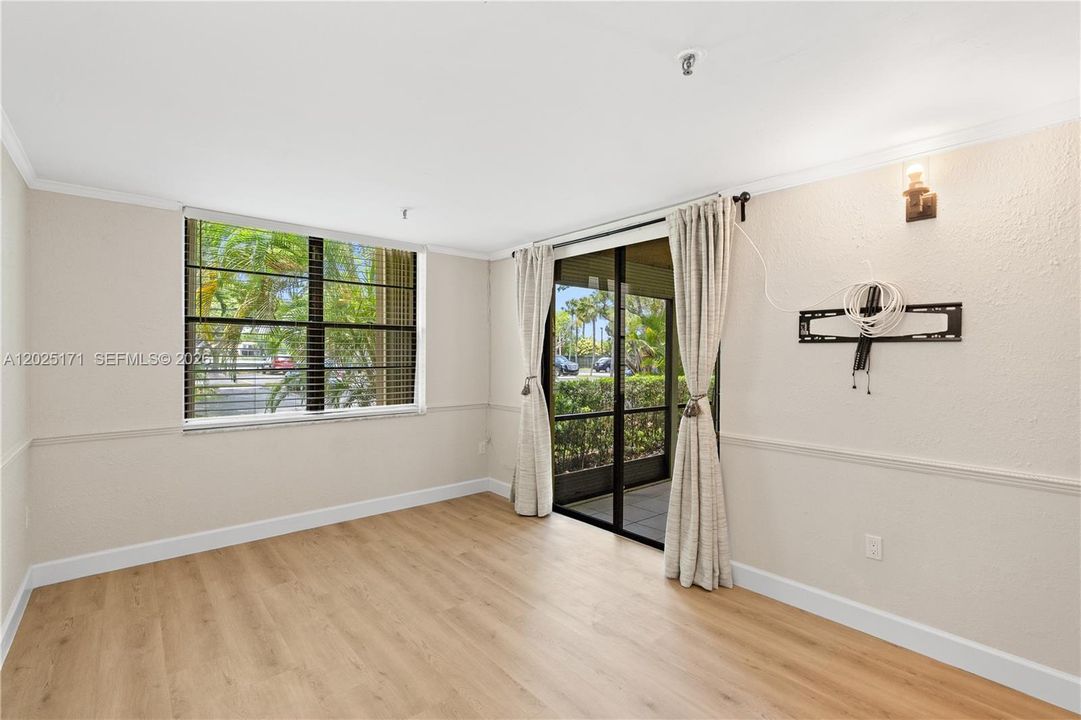 En Venta: $285,000 (2 camas, 2 baños, 1222 Pies cuadrados)