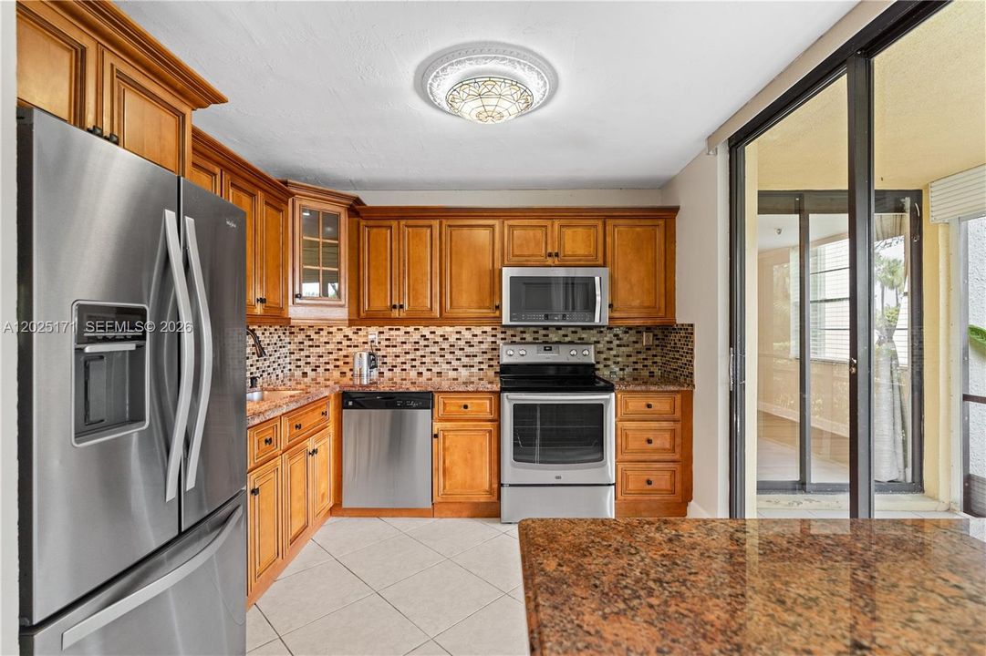 En Venta: $285,000 (2 camas, 2 baños, 1222 Pies cuadrados)
