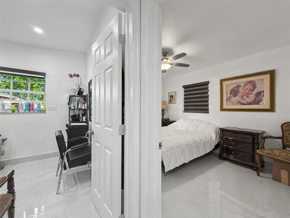 For Sale: $475,000 (2 beds, 1 baths, 680 Square Feet)