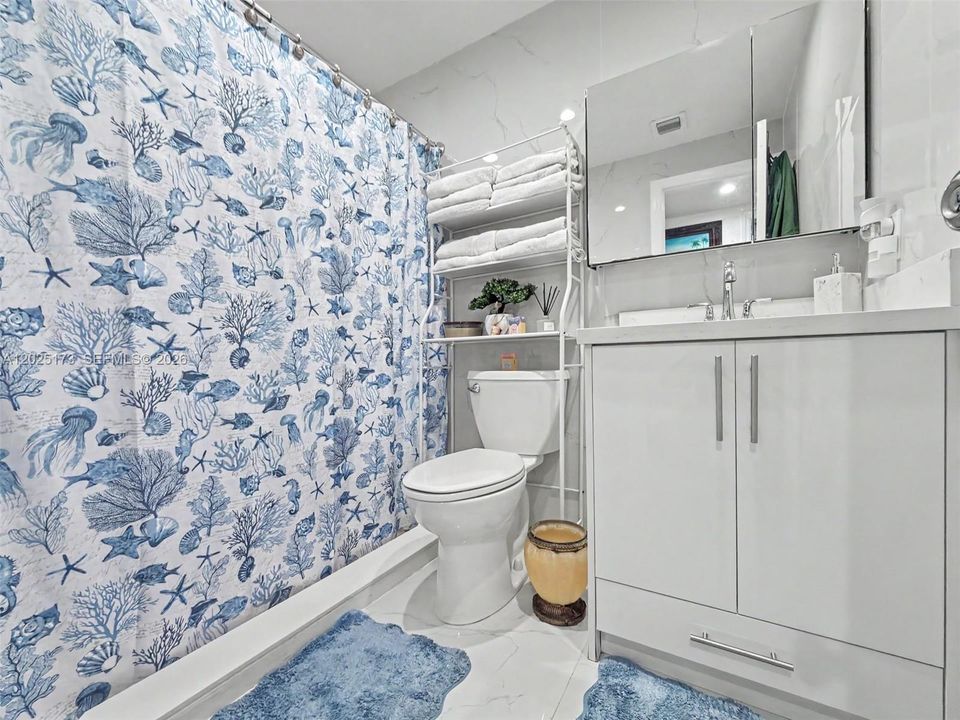 For Sale: $475,000 (2 beds, 1 baths, 680 Square Feet)
