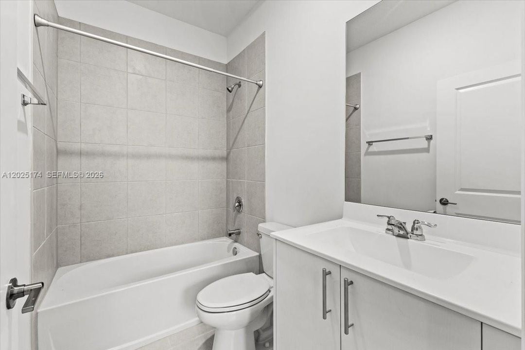 For Sale: $399,000 (3 beds, 2 baths, 1393 Square Feet)