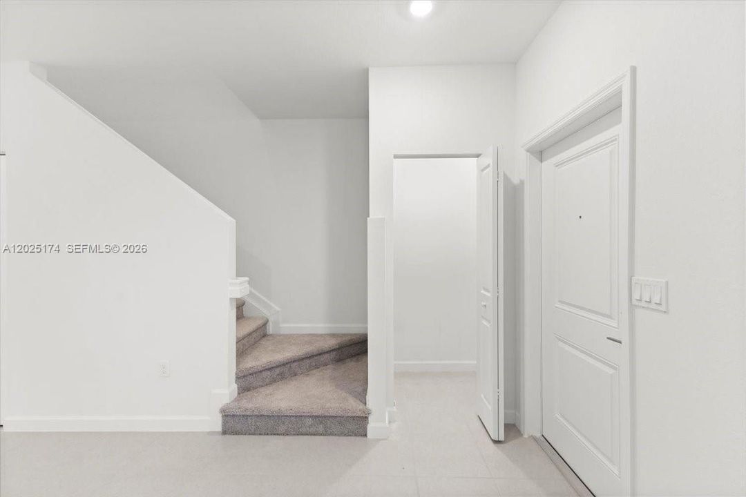 For Sale: $399,000 (3 beds, 2 baths, 1393 Square Feet)