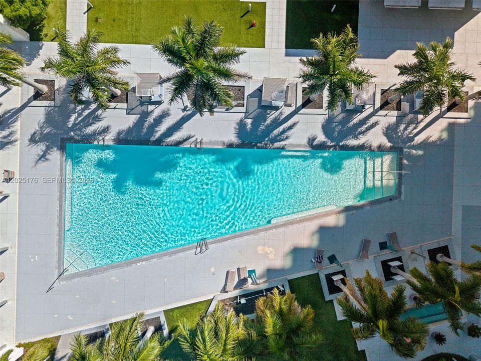 В аренду: $5,500 (2 спален, 2 ванн, 1262 Квадратных фут)