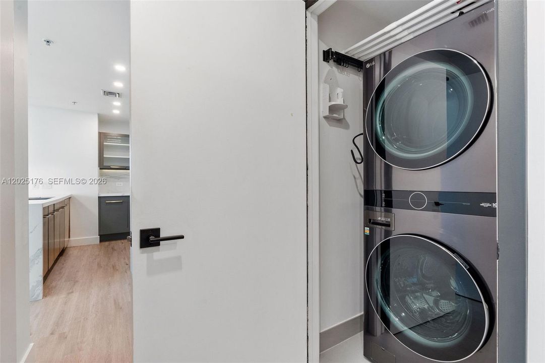 В аренду: $5,500 (2 спален, 2 ванн, 1262 Квадратных фут)