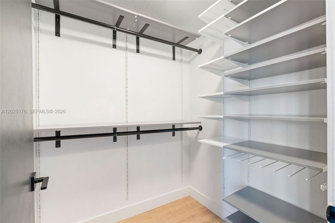 В аренду: $5,500 (2 спален, 2 ванн, 1262 Квадратных фут)