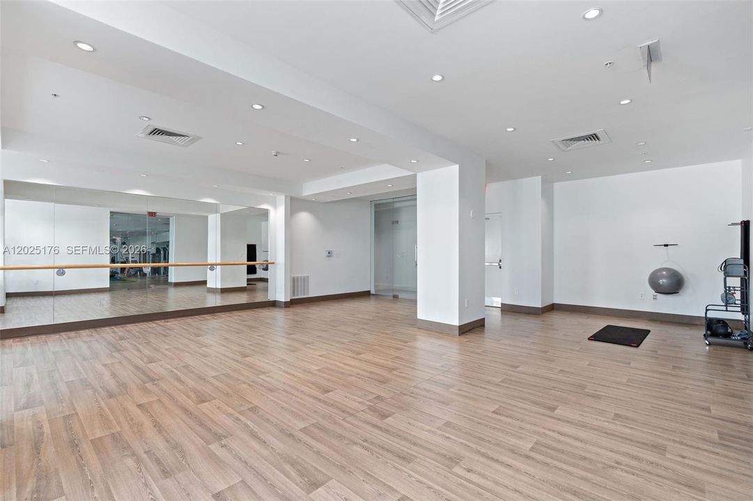 В аренду: $5,500 (2 спален, 2 ванн, 1262 Квадратных фут)