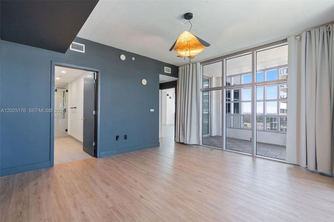 В аренду: $5,500 (2 спален, 2 ванн, 1262 Квадратных фут)
