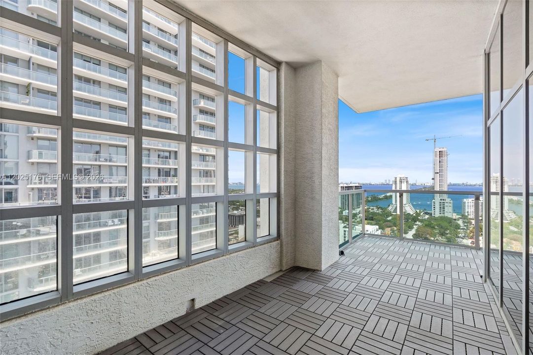 В аренду: $5,500 (2 спален, 2 ванн, 1262 Квадратных фут)