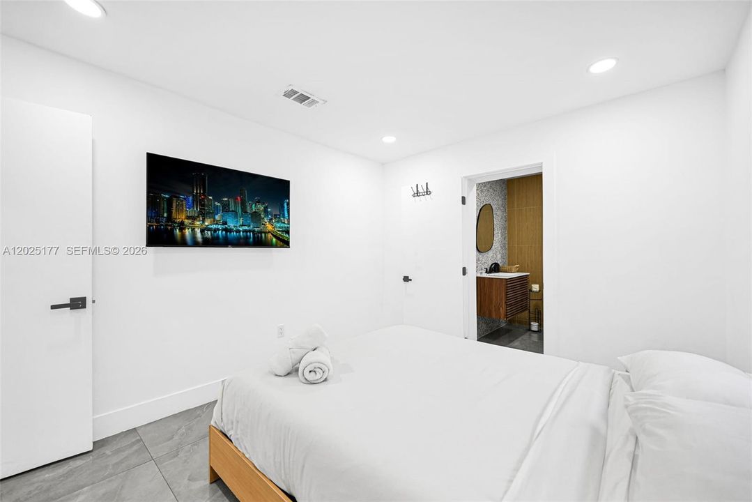 For Sale: $1,120,000 (4 beds, 3 baths, 2357 Square Feet)