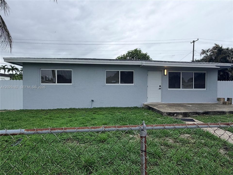 For Sale: $699,000 (4 beds, 3 baths, 1655 Square Feet)