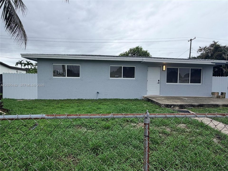 For Sale: $699,000 (4 beds, 3 baths, 1655 Square Feet)