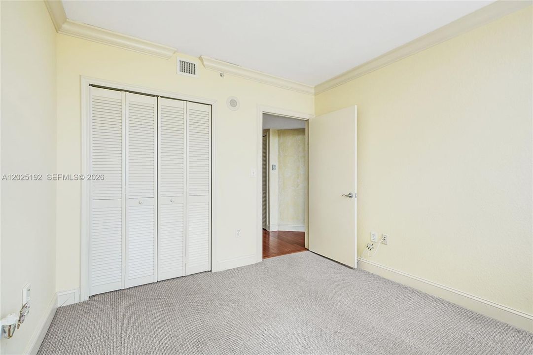 For Sale: $434,800 (2 beds, 2 baths, 984 Square Feet)